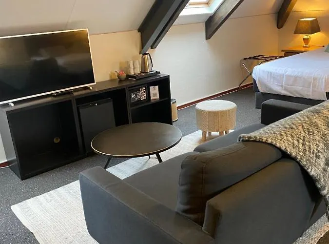 Hof 's Gravenmoer 3*